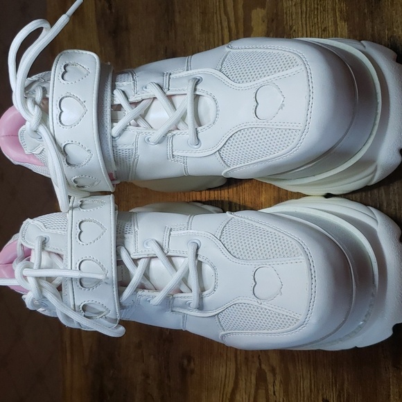 NWOT Sugar Thrillz Fairywalker Chunky Platform Sneakers White with Heart Trim 8M - Picture 2 of 7